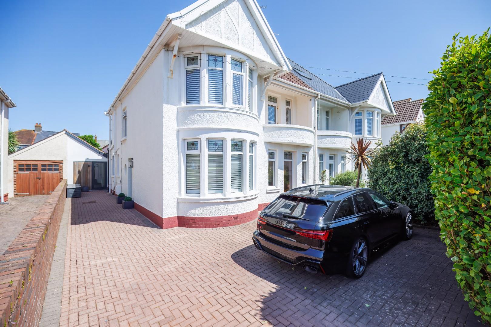 Victoria Avenue, Porthcawl, Bridgend County Borough, CF36 3HA
